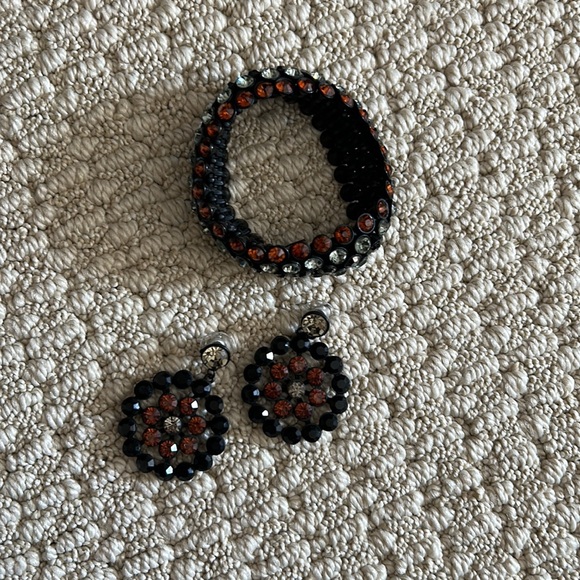 Costume Jewelry Earrings and Bracelet Set - Picture 5 of 6